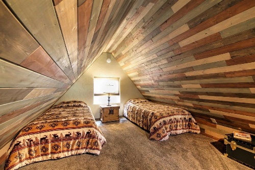 Hillside Cripple Creek Cabin with Hot Tub, Mtn Views! image 10