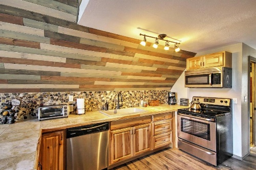 Hillside Cripple Creek Cabin with Hot Tub, Mtn Views! image 23